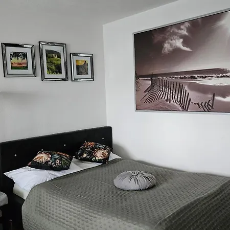 Апартаменты Ferienwohnung Bad Bergzabern Бад-Бергцаберн